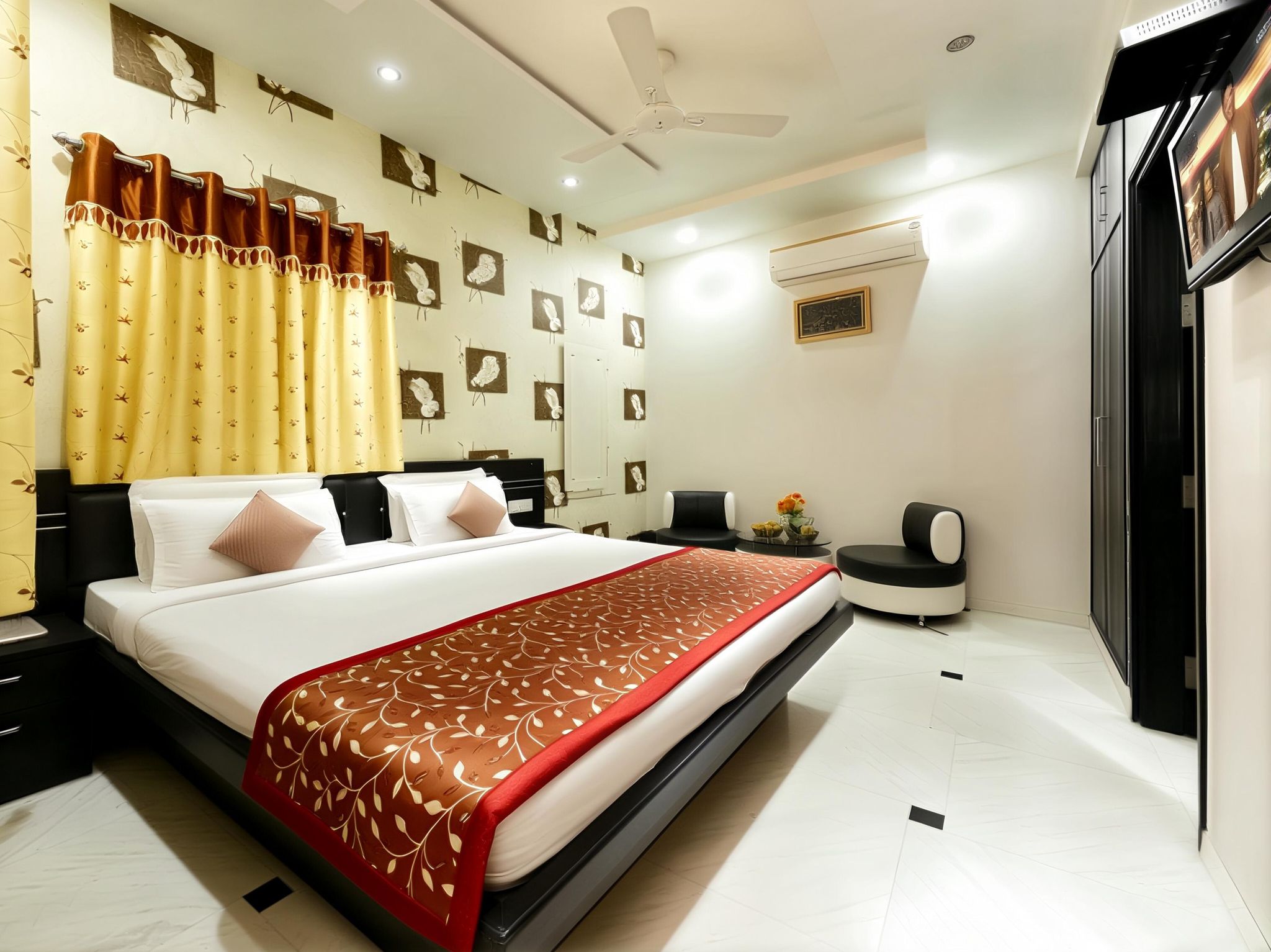 Hotel The Tezo Residency Deluxe Room 9