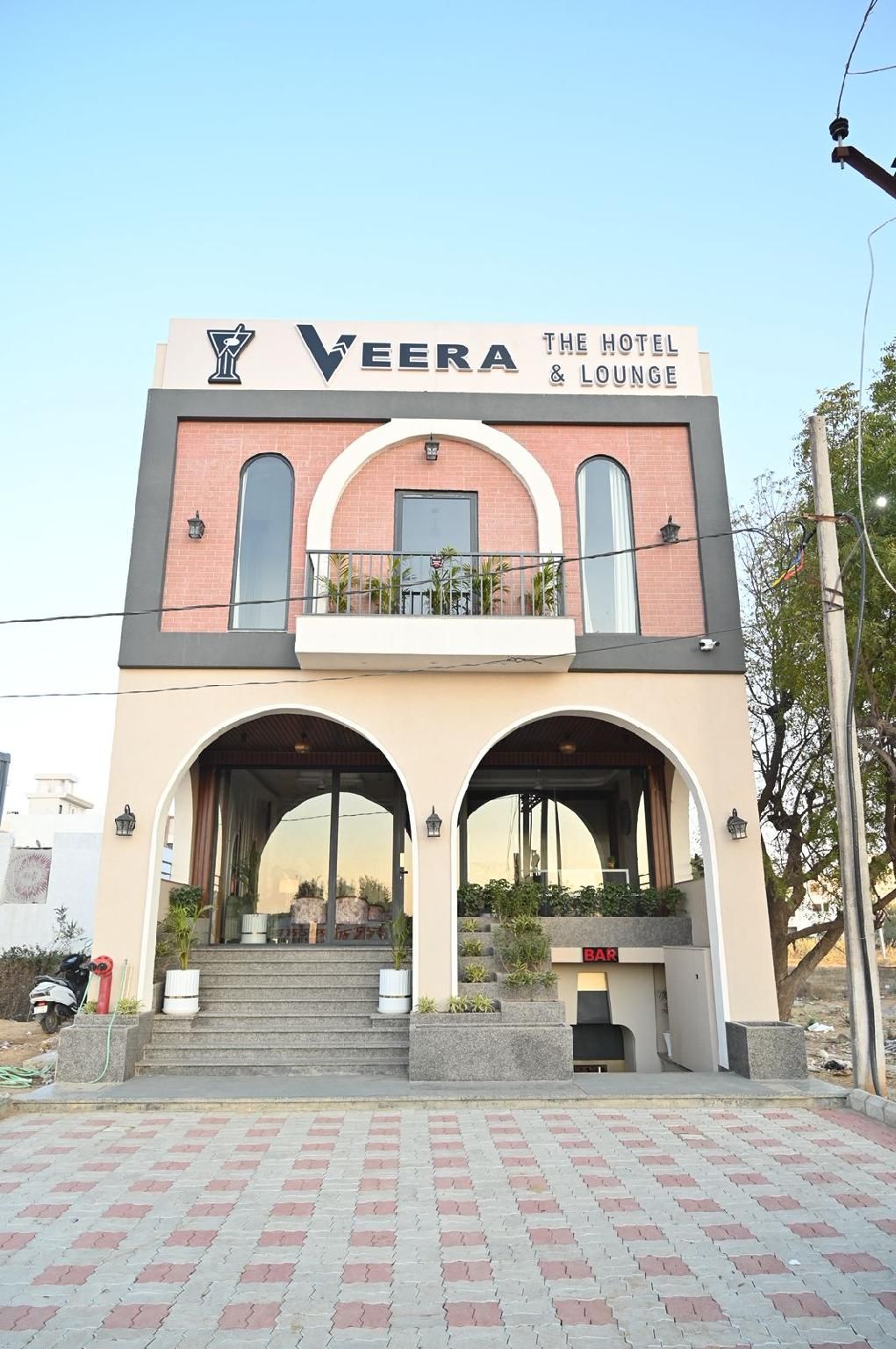 VEERA THE HOTEL AND LOUNGE