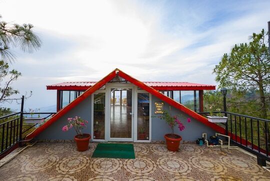 Alaya Stays Archees 6 BHK Villa