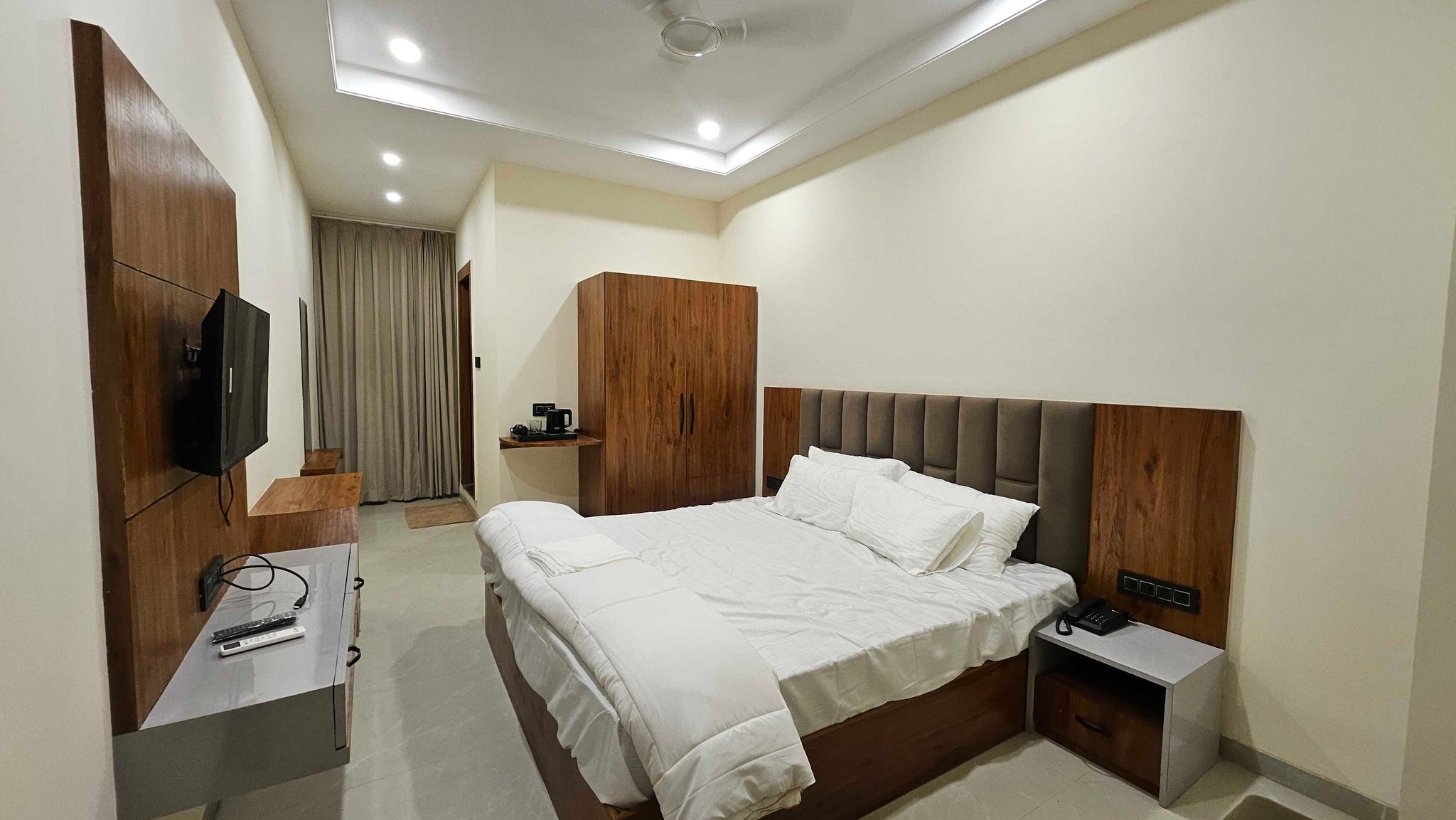 Townhouse Cosmos Mall Ujjain Formerly Ashok Sadhna Classic 7