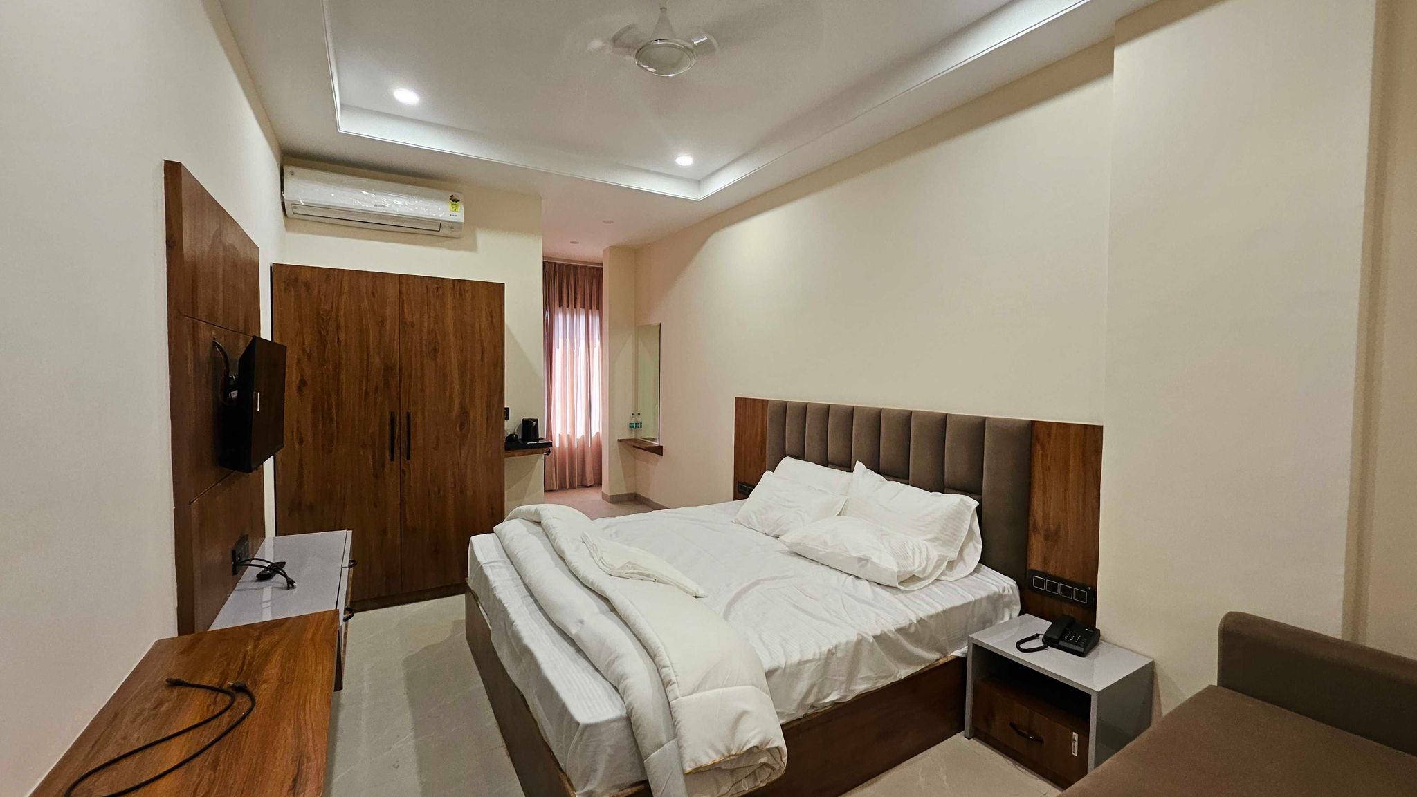 Townhouse Cosmos Mall Ujjain Formerly Ashok Sadhna Classic 4