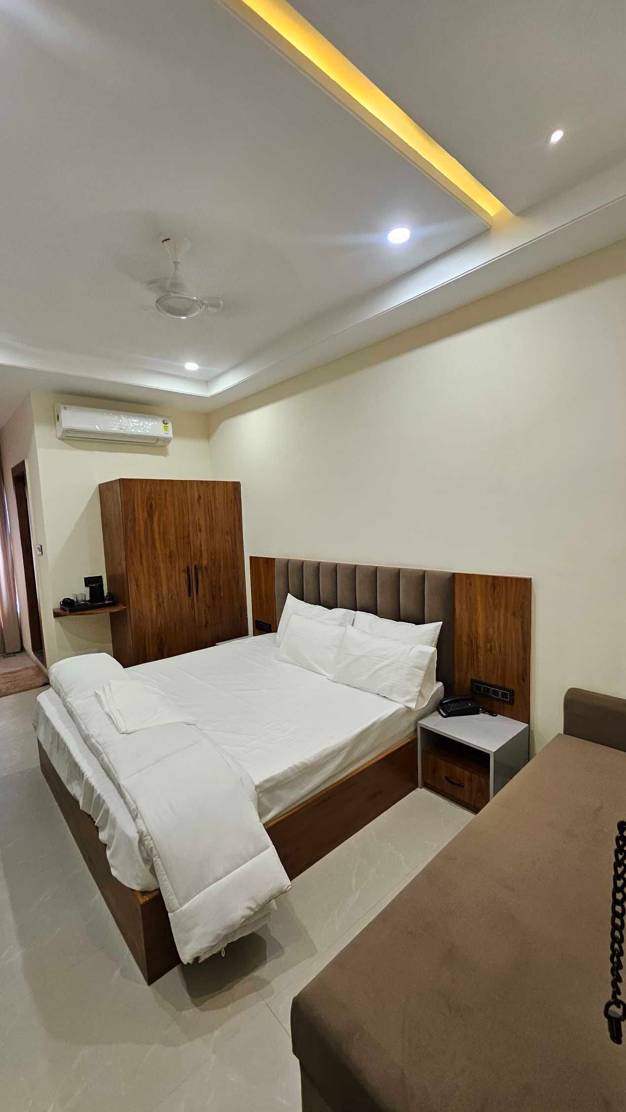 Townhouse Cosmos Mall Ujjain Formerly Ashok Sadhna Classic 3