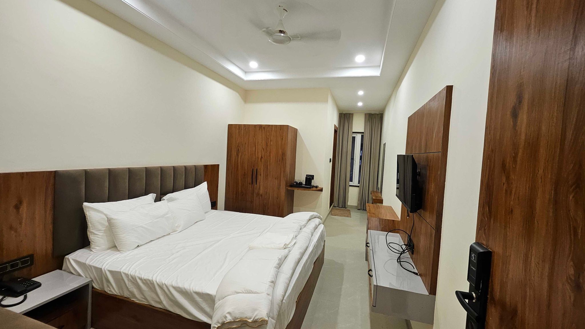 Townhouse Cosmos Mall Ujjain Formerly Ashok Sadhna Classic 5