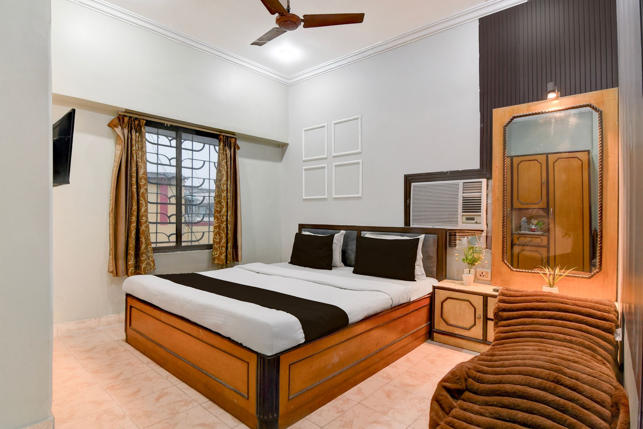 Collection O Kalighat Kolkata Formerly Venkateshwara Classic 5