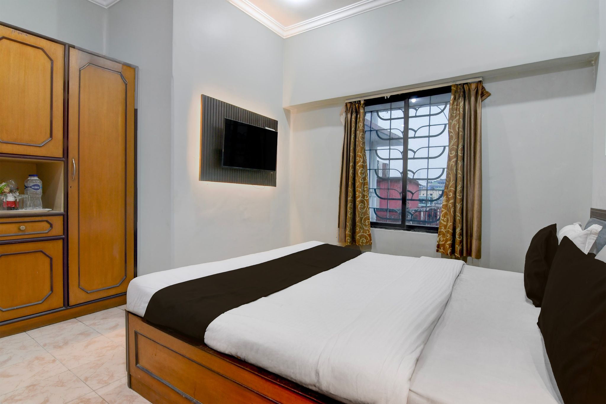 Collection O Kalighat Kolkata Formerly Venkateshwara Classic