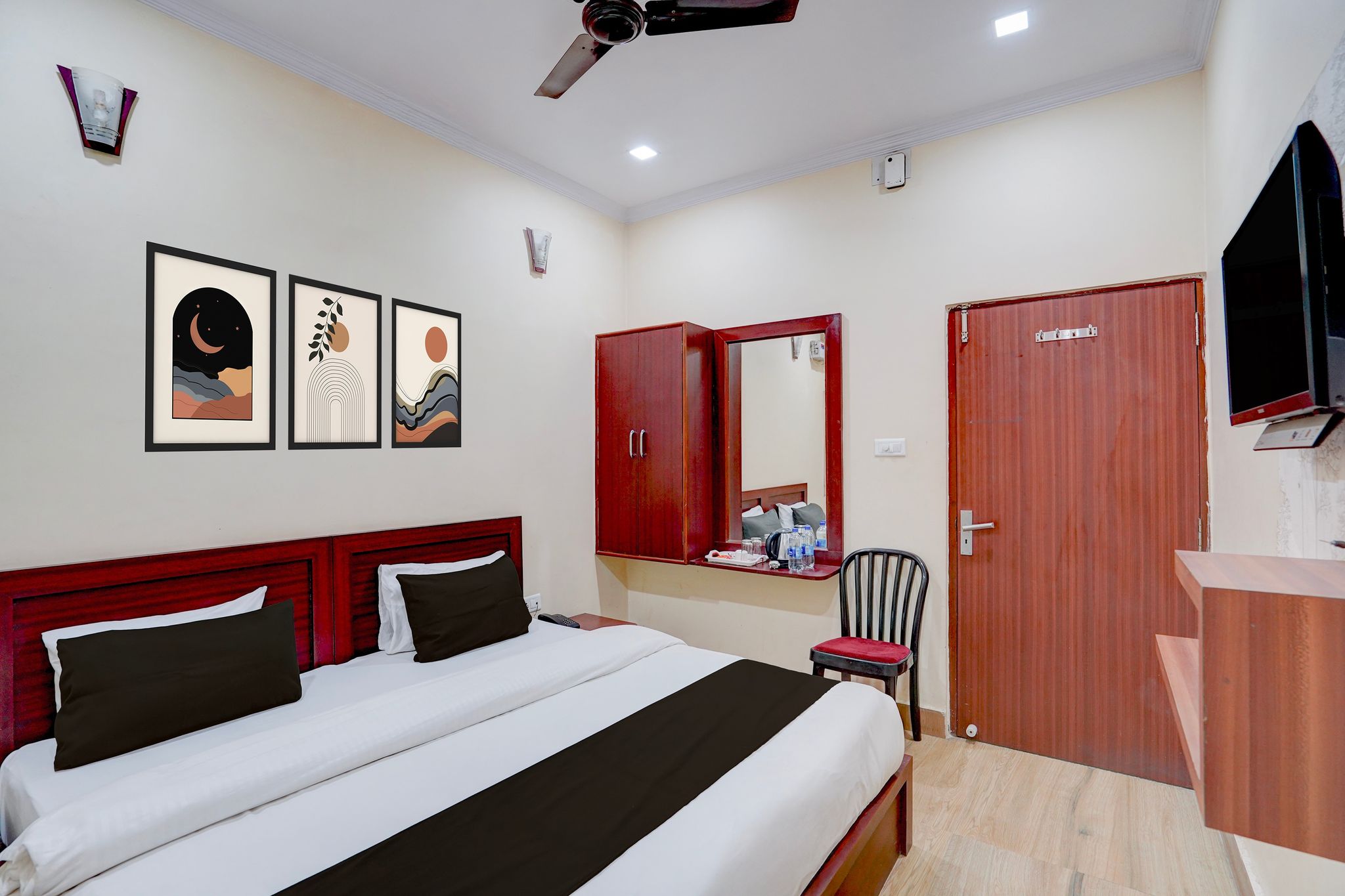 Collection O Chet Singh Ghat Varanasi Formerly The Century Plaza Deluxe 13