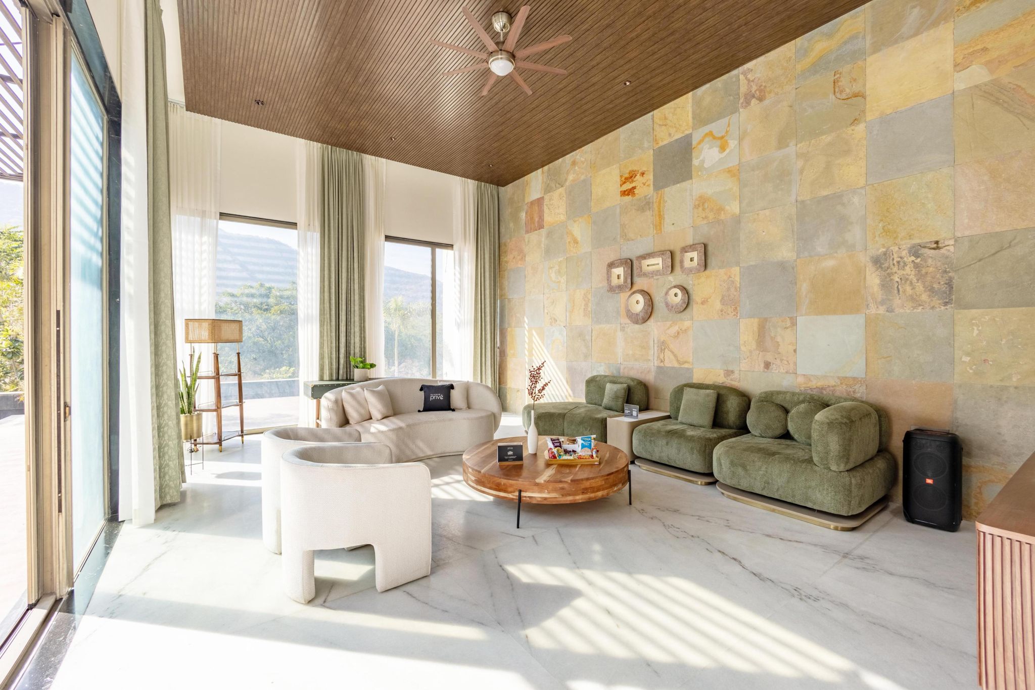 ELIVAAS Prive 5 BHK Kvanya Mansion Wwith Pvt Pool & Home Theater