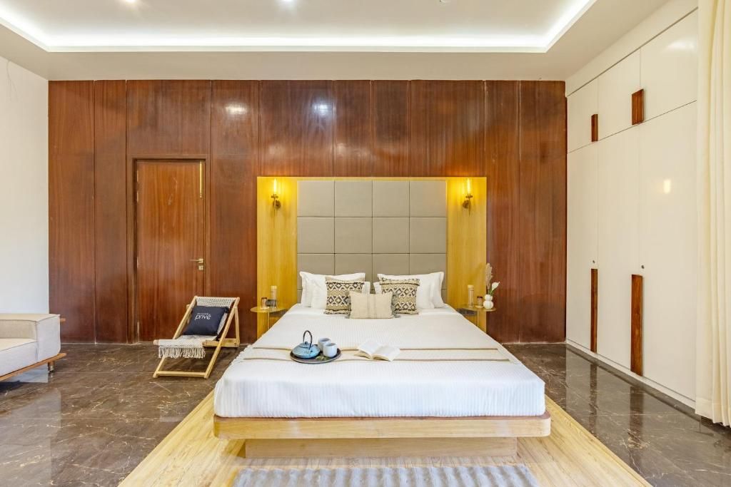 ELIVAAS Prive 5 BHK Kvanya Mansion Wwith Pvt Pool & Home Theater