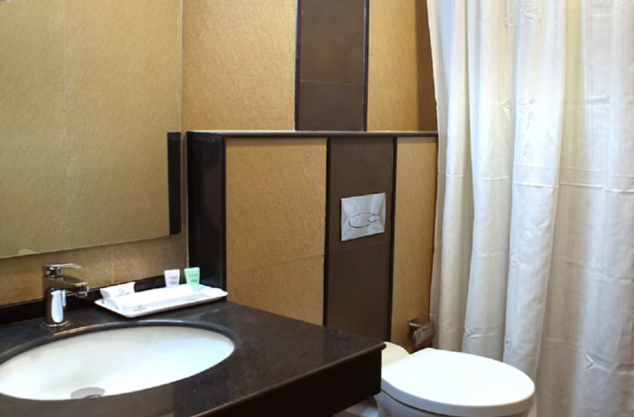 Varaha Valley Deluxe Room 7