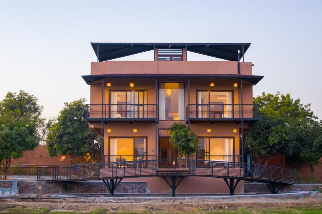 ELIVAAS Cows and Cuddles 4 BHK with Pvt Pool and Garden, Udaipur