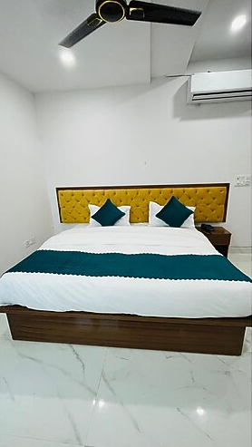 Sai Sansthan Inn Deluxe Room 2