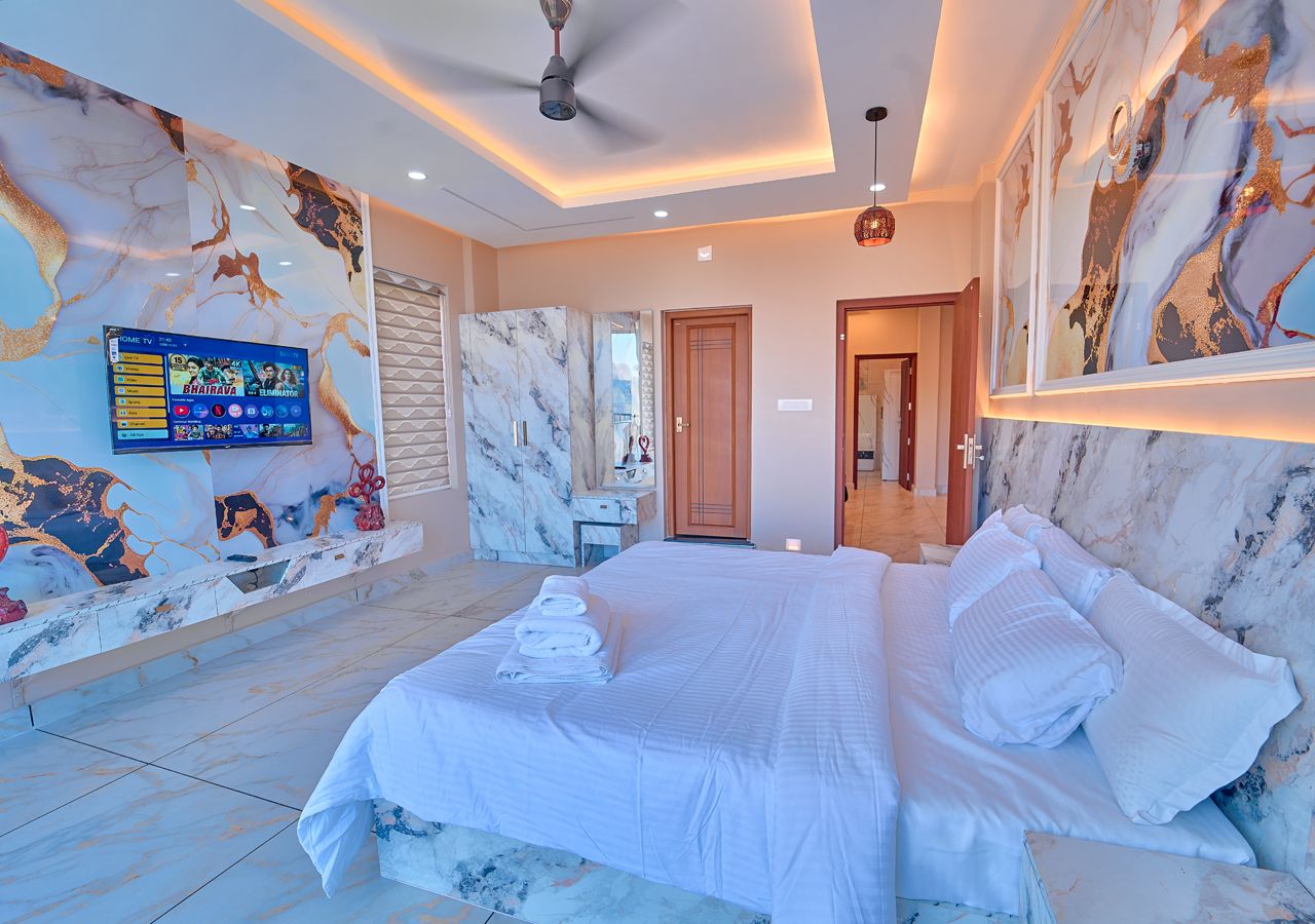 Hill Breeze Resorts by Voye Homes Deluxe Balcony Room 10