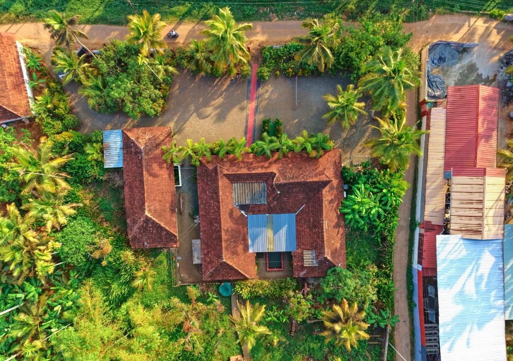 Secret Granary by VOYE HOMES