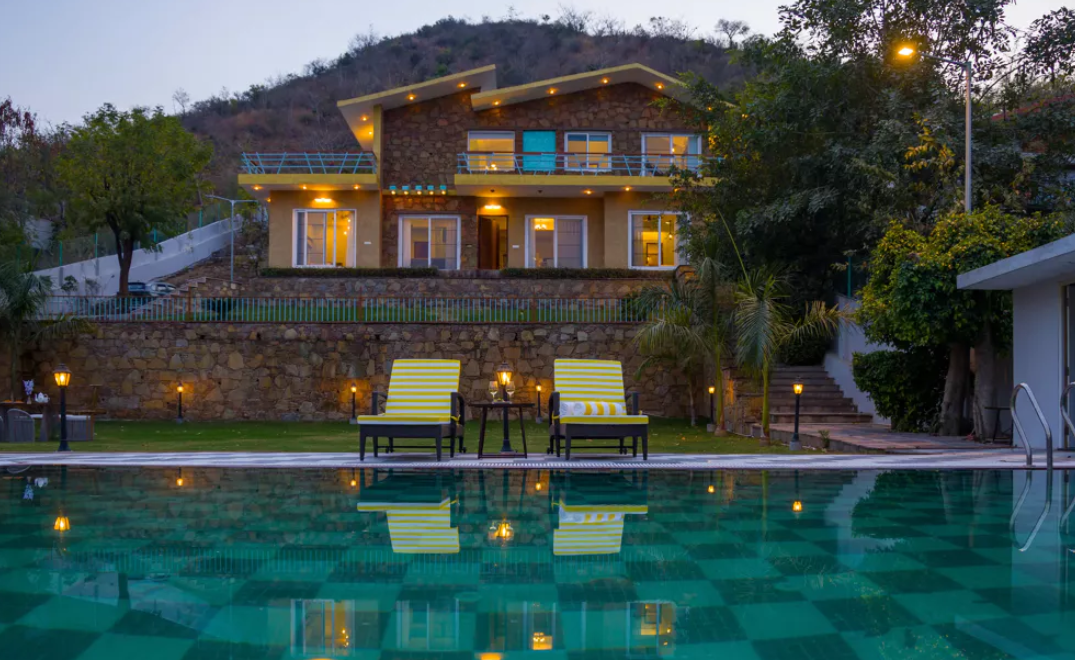 ELIVAAS Festiva Mansion 3 BHK Villa With Pvt Pool & Garden