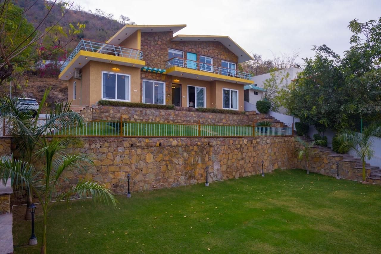 ELIVAAS Festiva Mansion 3 BHK Villa With Pvt Pool & Garden