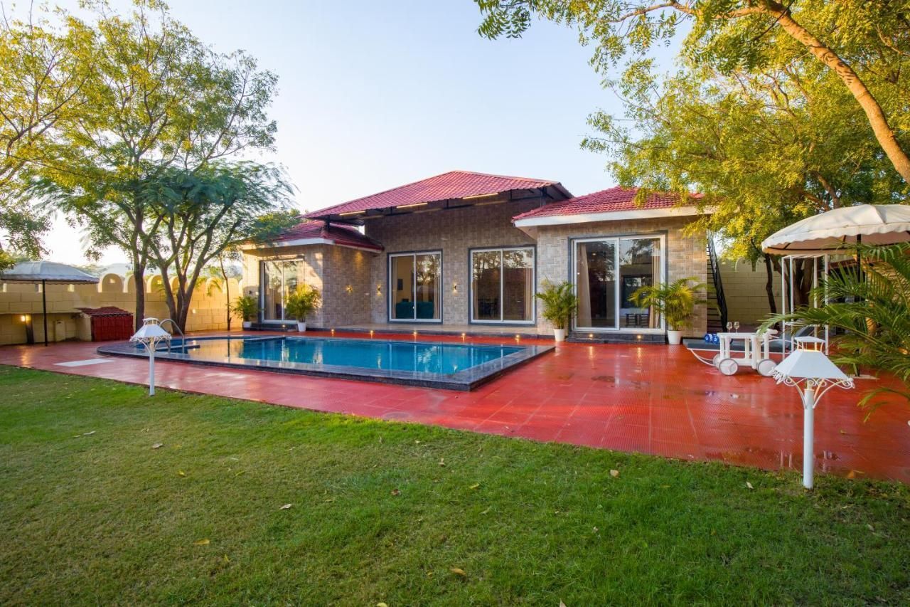Alaya Stays 5 BHK Roohmon Farm With Private Pool & Garden - Image 1