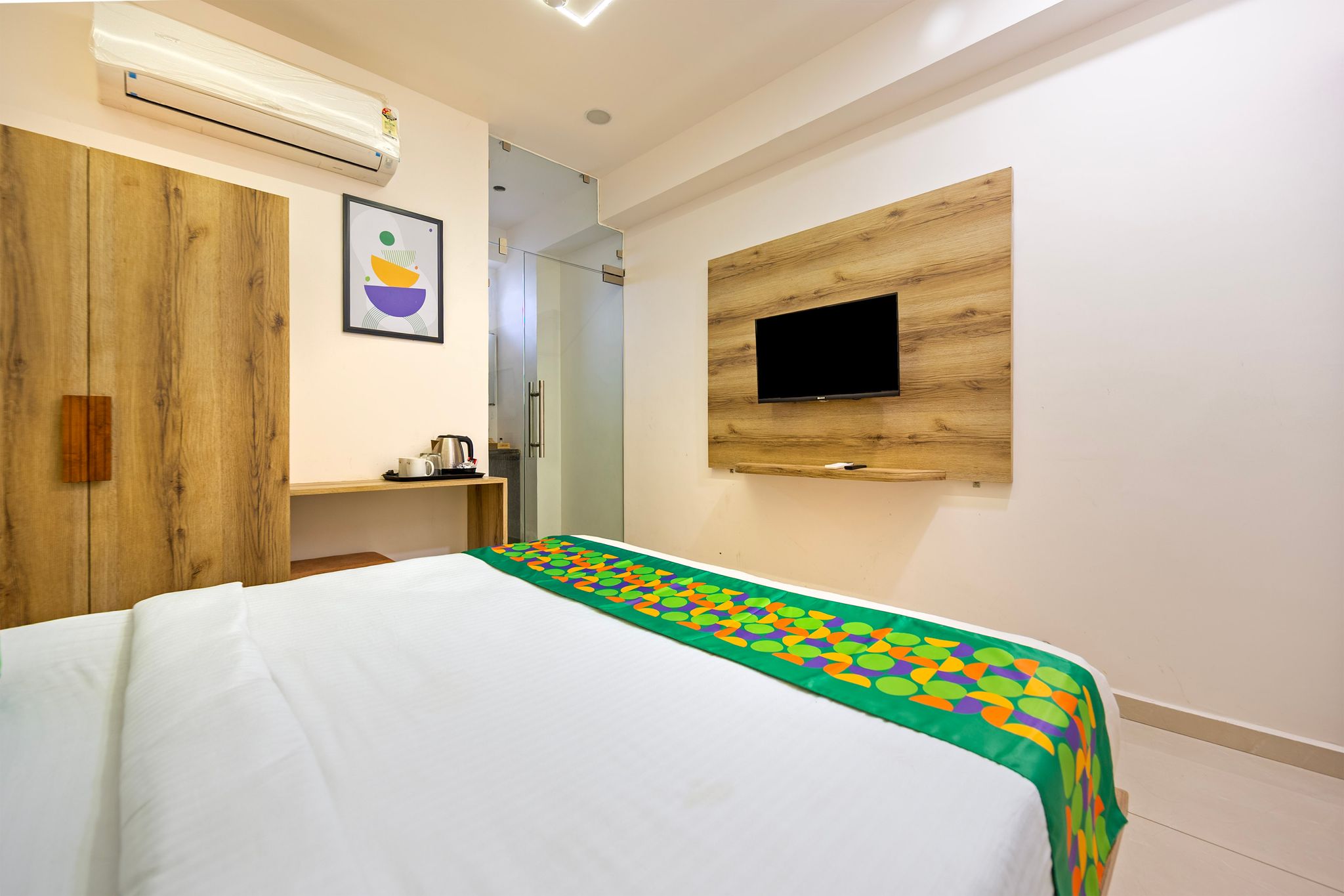 Treebo The Velvet Economy Room  5