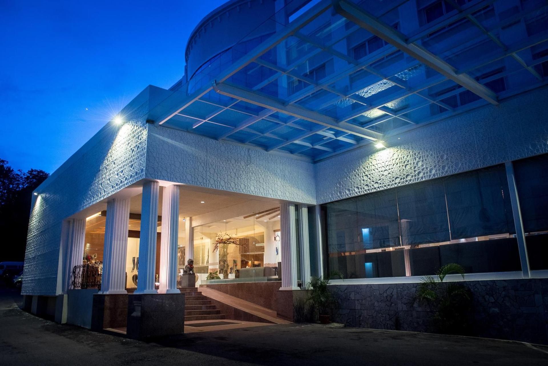 Crown Vista Batam Hotel