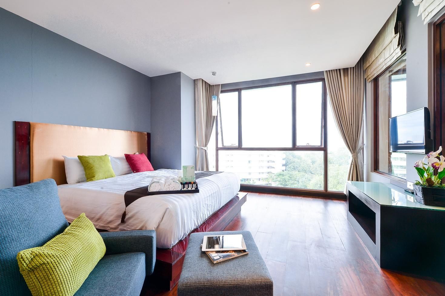 Junior Suite - 1 King Bed