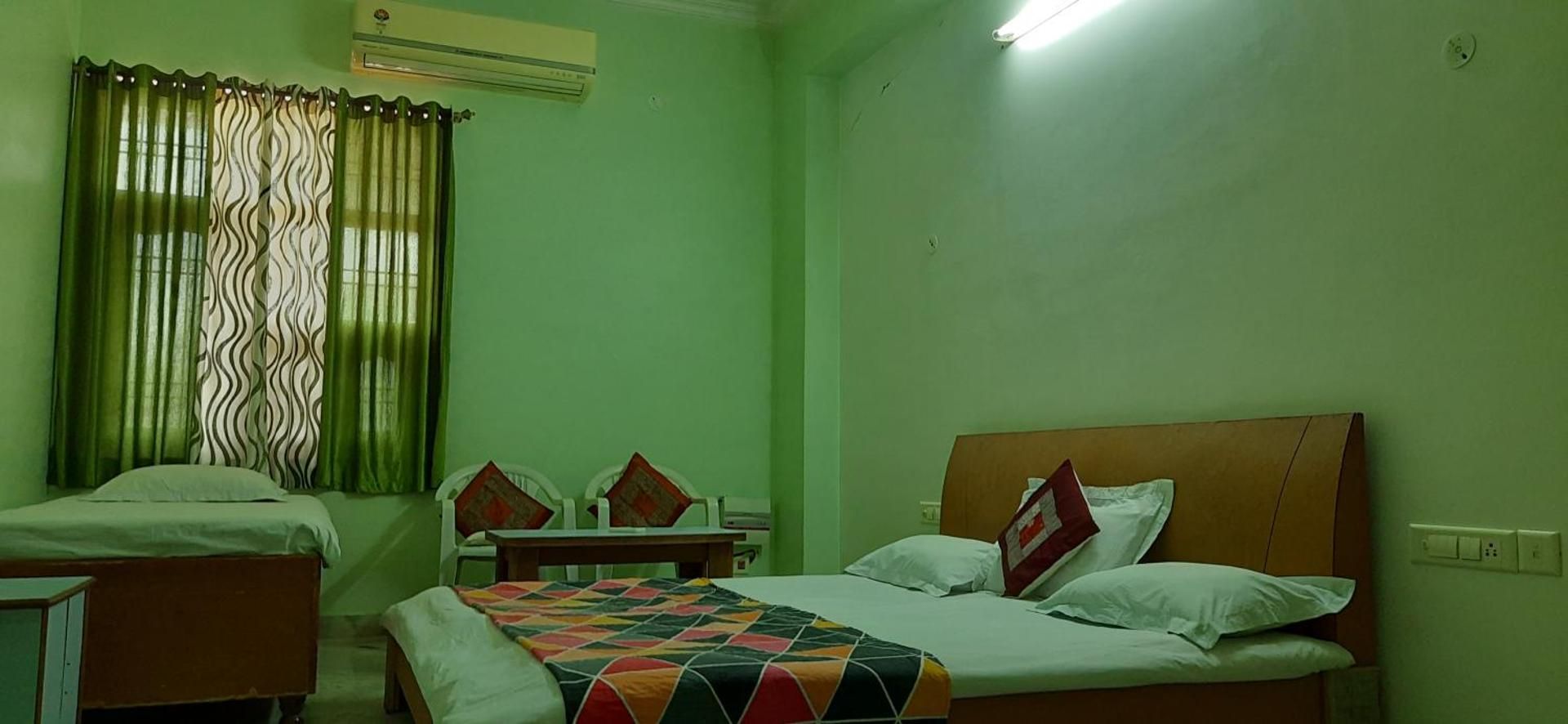 Janki Chandra - HomeStay & PG