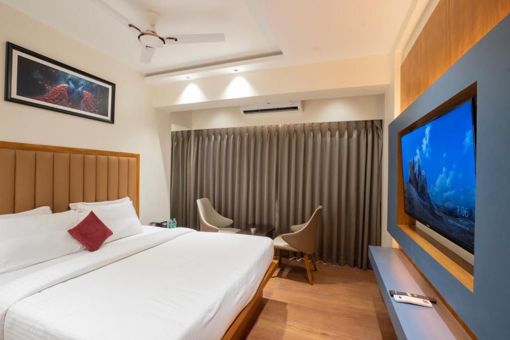Mosaic Go Star Grand Deluxe Room 2