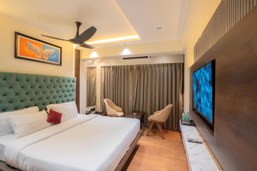 Mosaic Go Star Grand Deluxe Room 3