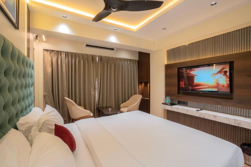 Mosaic Go Star Grand Deluxe Room