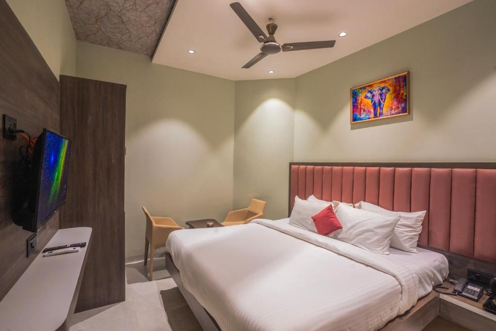 Mosaic Go Star Grand Standard Room 3