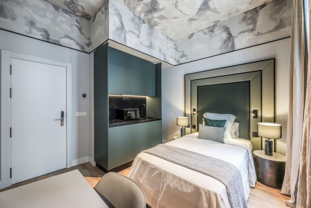 AmazINN Collection Madrid Plaza Mayor Comfort Studio, 1 Large Twin Bed