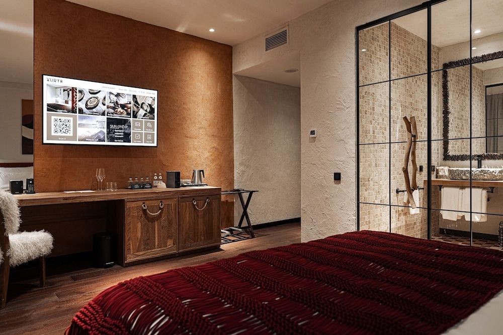 YURTA Boutique Hotel Superior Double Room, City View 3