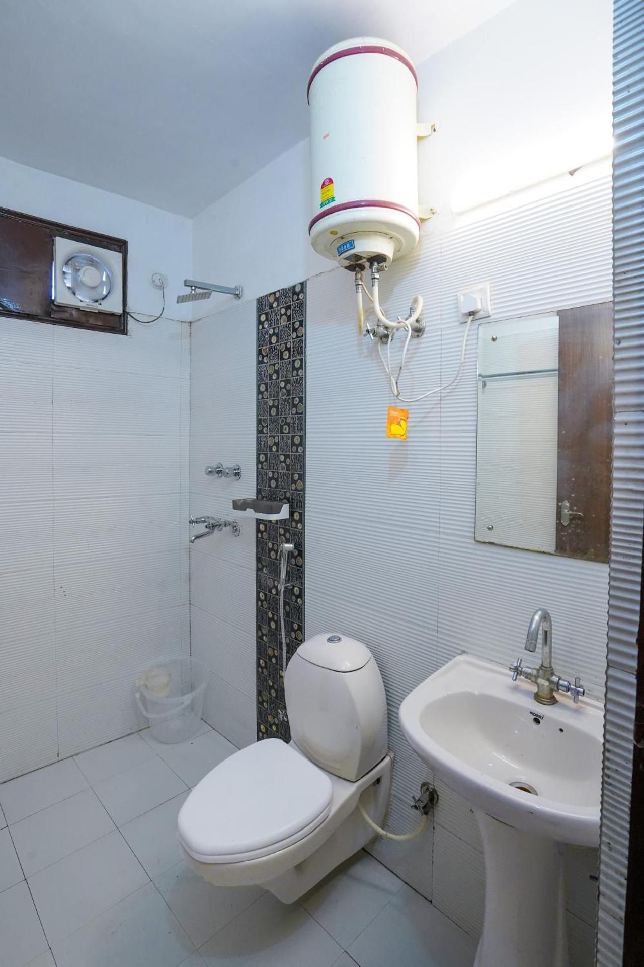 Hotel Sapphire | A unit of Anand Hospitality