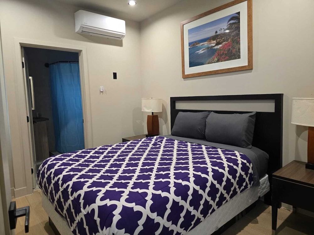 Modern Townhomes Minutes from Downtown LA Apartment, 5 Bedrooms