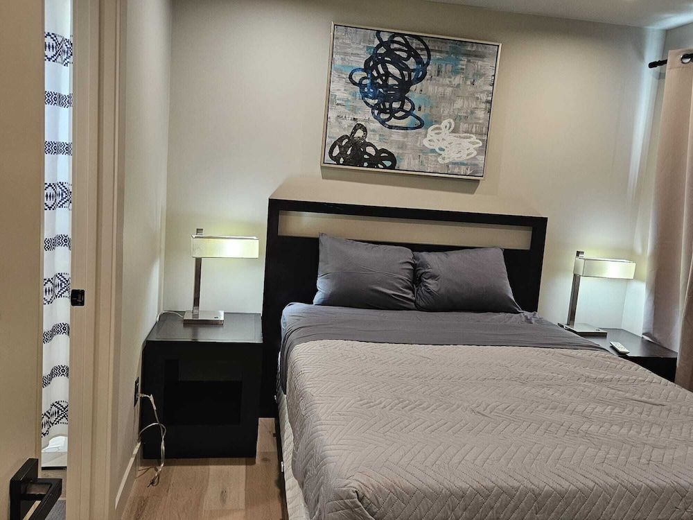 Modern Townhomes Minutes from Downtown LA Apartment, 2 Bedrooms