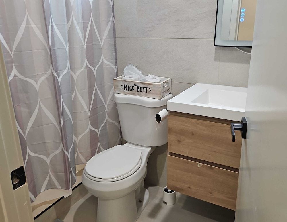 Modern Townhomes Minutes from Downtown LA Apartment, 2 Bedrooms 6