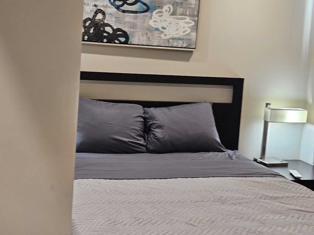 Modern Townhomes Minutes from Downtown LA Apartment, 2 Bedrooms 4