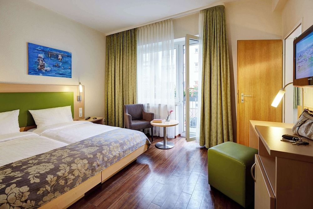 Hotel Imperial Dusseldorf, Sure Collection by BW Standard Room, 1 Double Bed (Converts to 2 Twin Beds) 2