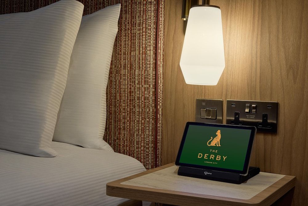 The Derby London City, Curio Collection By Hilton Room, 1 Queen Bed 4