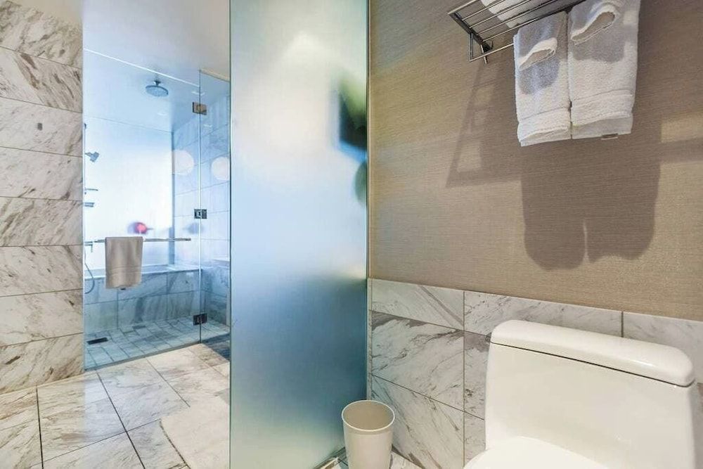 Stylish Palms Mountain View Studio w/ Balcony Access 28309 Apartment (0 Bedroom) 14