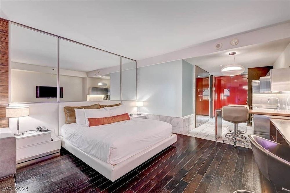 Stylish Palms Mountain View Studio w/ Balcony Access 28309 Apartment (0 Bedroom) 7