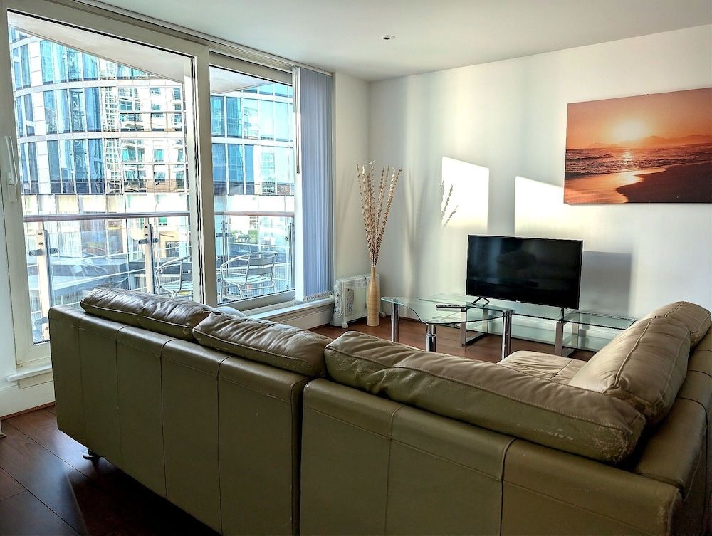 Central London Riverside Apartment Comfort Apartment, Balcony, River View 11