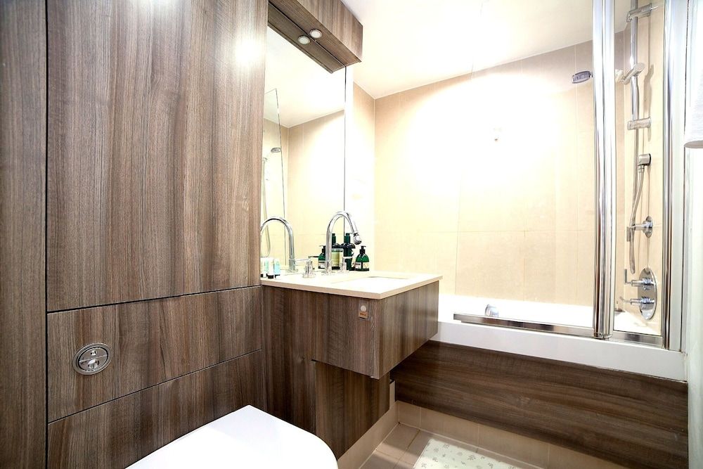 Central London Riverside Apartment Comfort Apartment, Balcony, River View 6