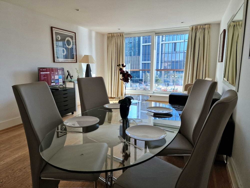Central London Riverside Apartment Standard Apartment, Balcony, River View 12