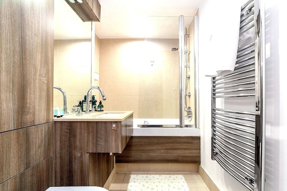Central London Riverside Apartment Comfort Apartment, Balcony, River View 5