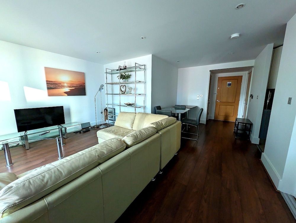 Central London Riverside Apartment Comfort Apartment, Balcony, River View 12