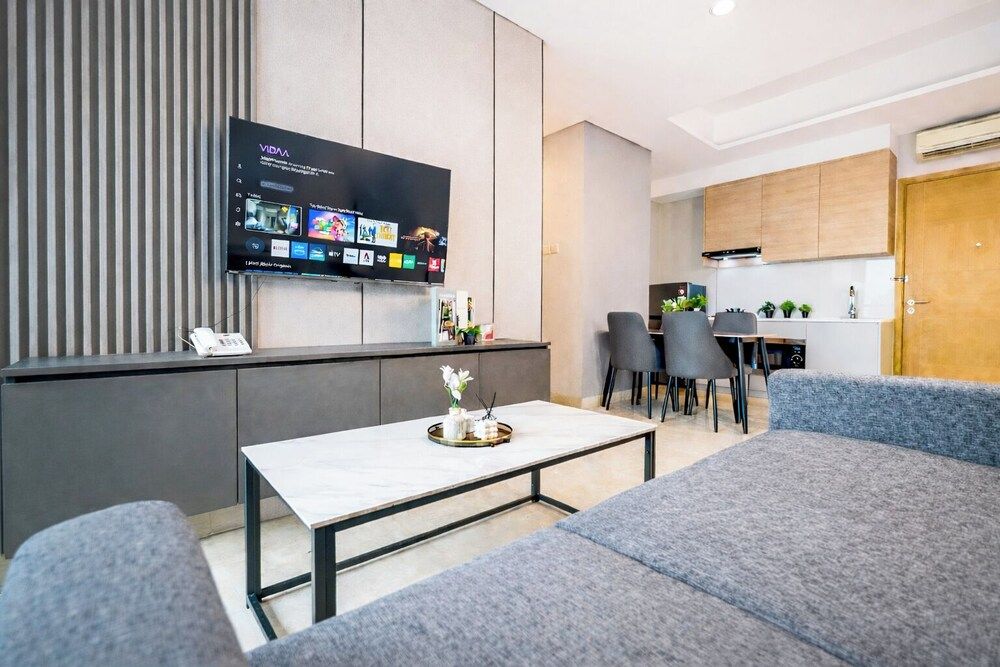 Chic And Lovely 2Br At Apartment Capitol Suites