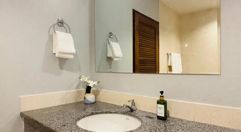 iCheck inn Phuket Town Deluxe Twin Room 8