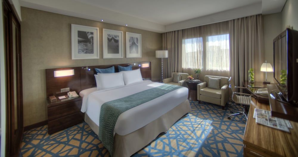 Crowne Plaza Dubai Deira by IHG Standard Room, 1 King Bed, Accessible 6