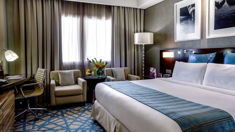 Crowne Plaza Dubai Deira by IHG Standard Room, 1 King Bed, Accessible 2