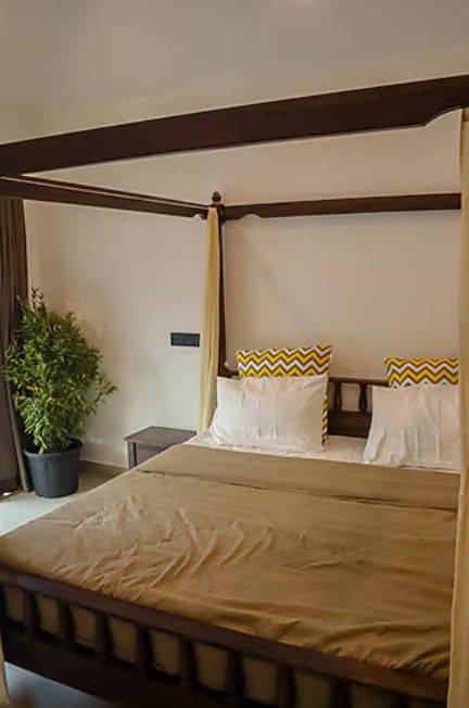 Sapphire Sand Resort Luxury Room with pool view 4