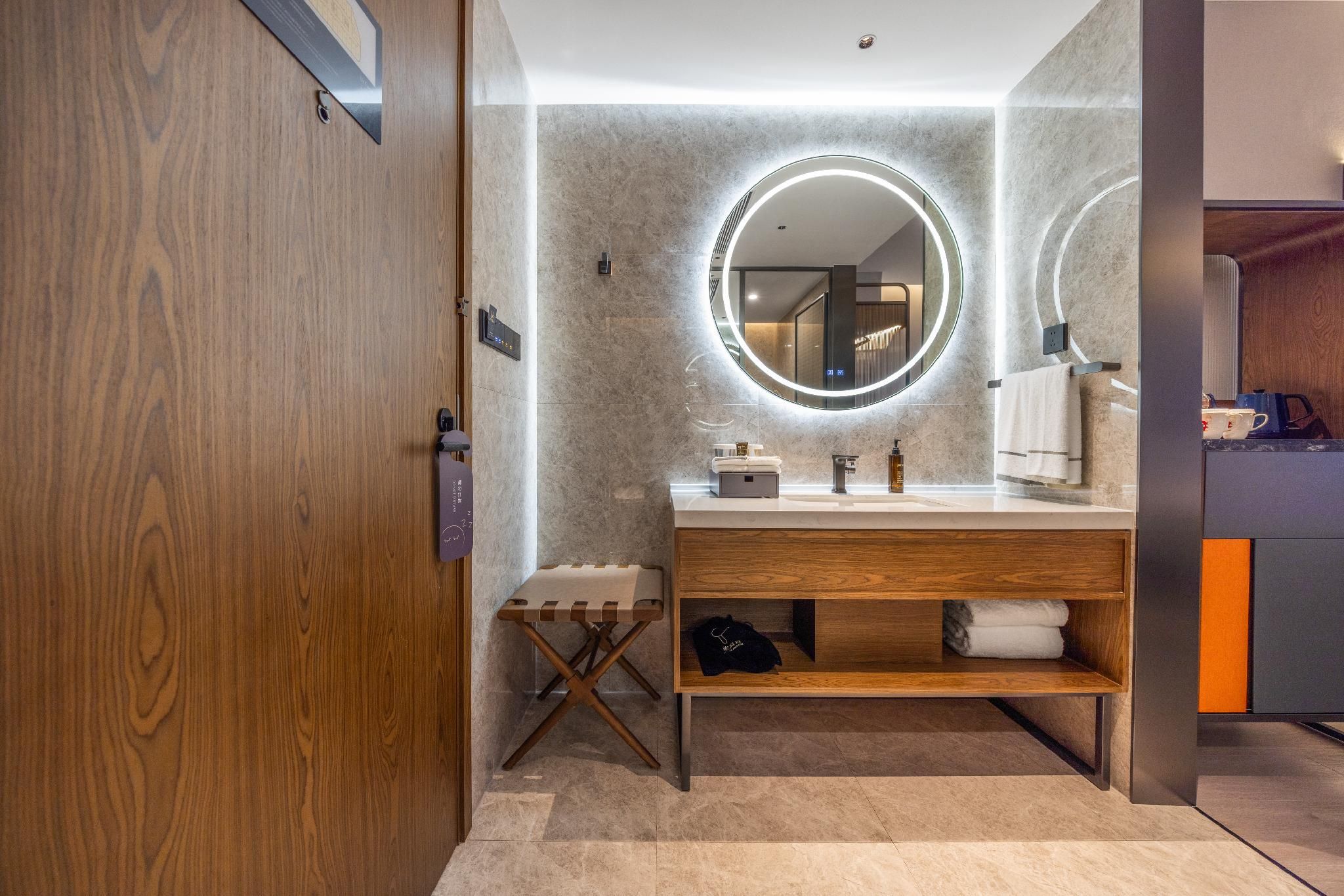 UrCove By Hyatt Guangzhou Huadu Baiyun International Airport  Deluxe 1 Bed Room 3
